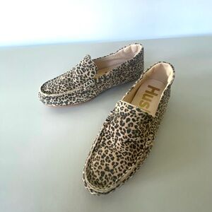 Women’s Size 7 Hush Puppy Chic Leopard Pattern Loafers